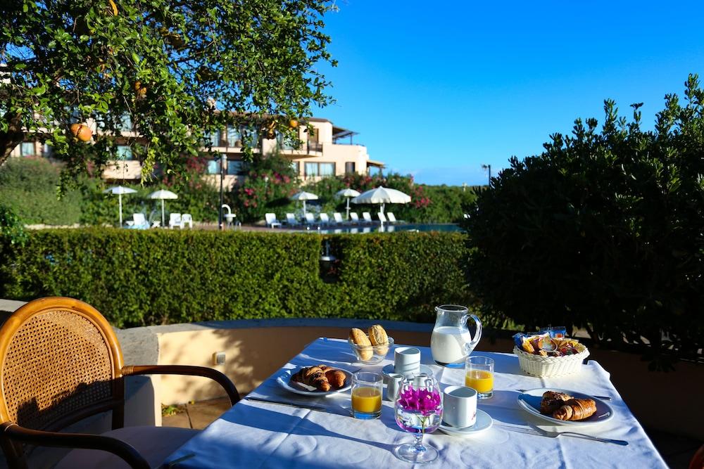Sporting Hotel Tanca Manna Cannigione Exterior photo